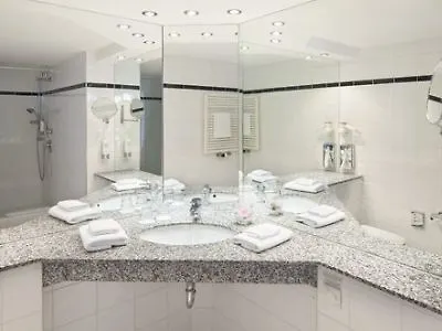 Отель Holiday Inn Berlin City Center East Prenzlauer Berg By Ihg